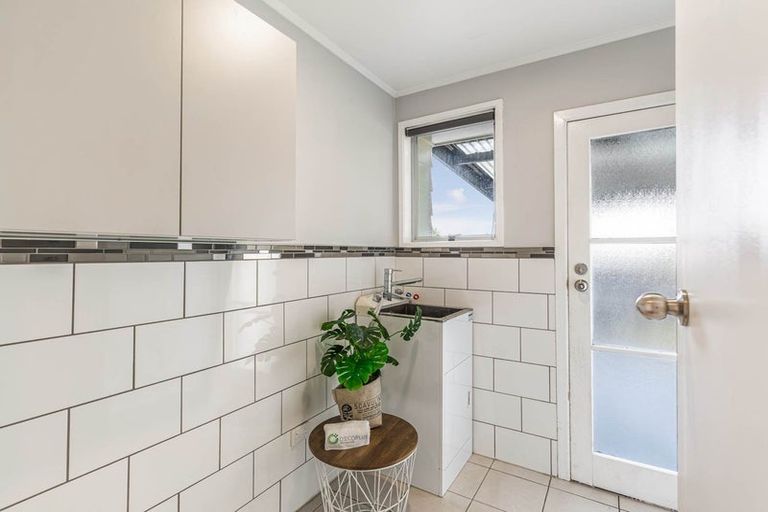Photo of property in 8 Frostbite Place, Ranui, Auckland, 0612