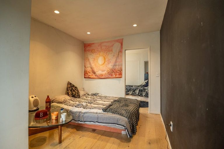 Photo of property in 1/23 Bernleigh Terrace, West Harbour, Auckland, 0618