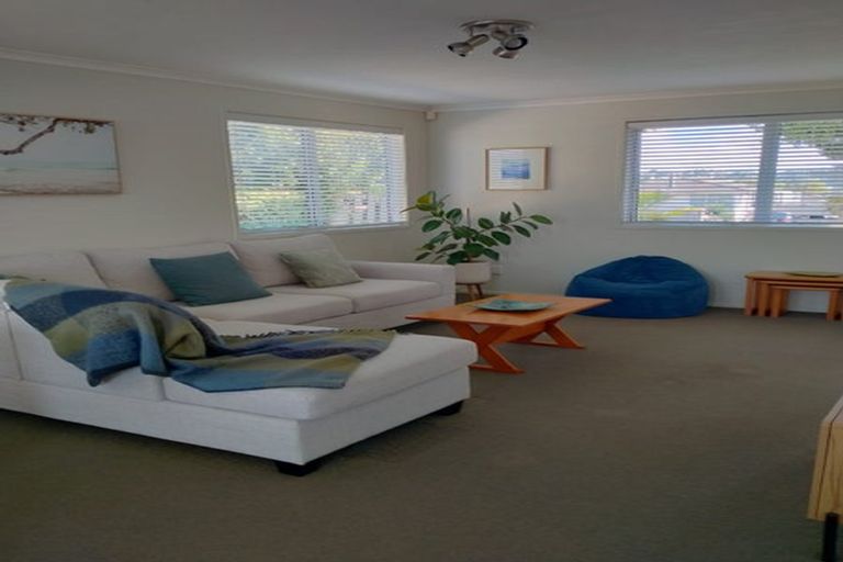 Photo of property in 10 Doone Place, Massey, Auckland, 0614