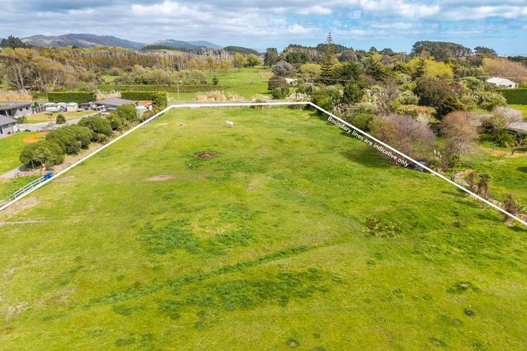 Photo of property in 230 Peka Peka Road, Peka Peka, Waikanae, 5391