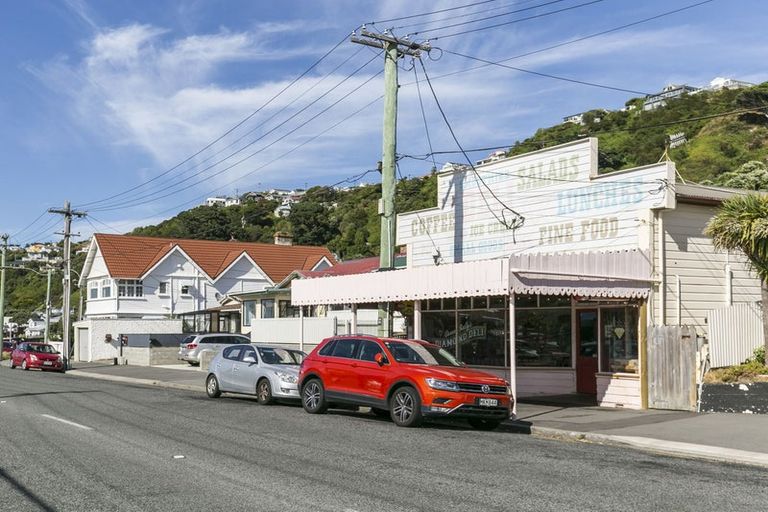 Photo of property in 102u1 Lyall Parade, Lyall Bay, Wellington, 6022