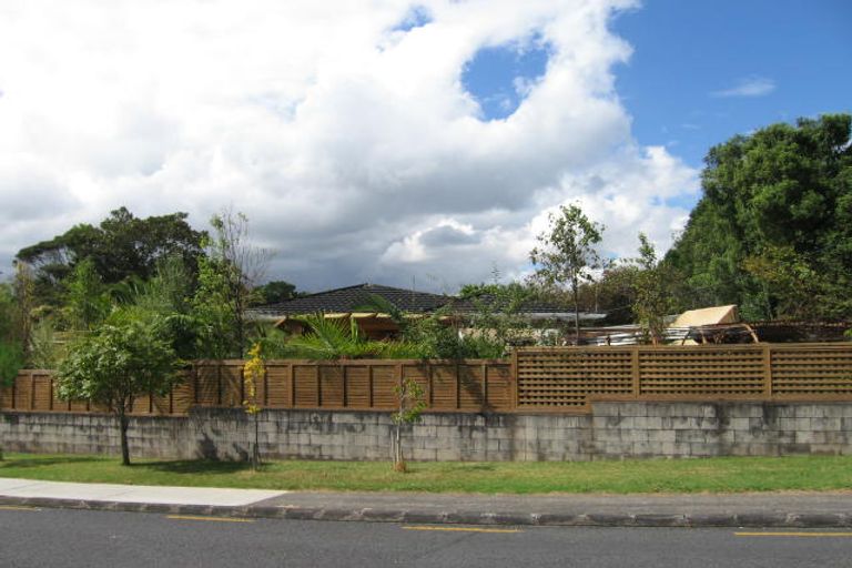 Photo of property in 68 Taupo Street, Green Bay, Auckland, 0604