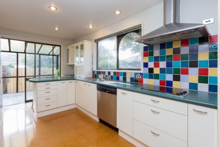 Photo of property in 6 Montclare Avenue, Ilam, Christchurch, 8041