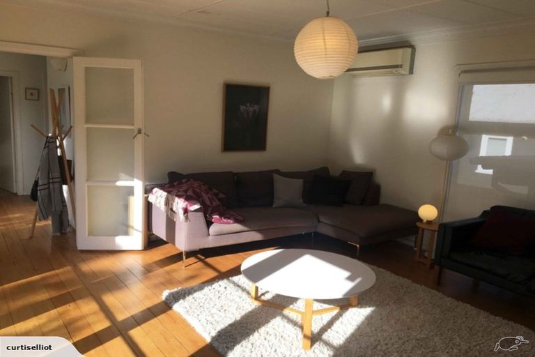 Photo of property in 18 Norman Road, Titirangi, Auckland, 0604