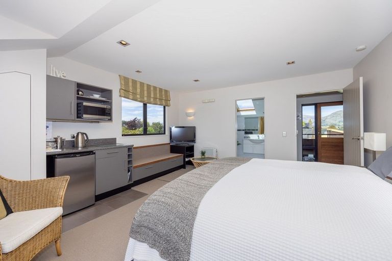 Photo of property in 42 Manuka Crescent, Wanaka, 9305