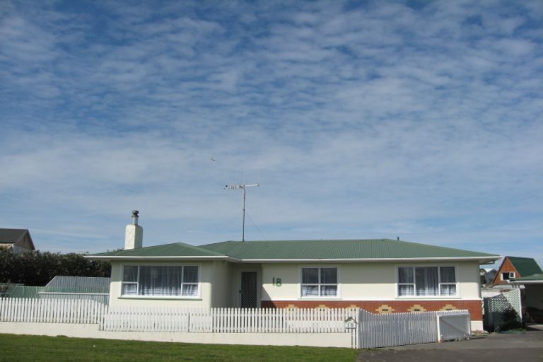 Photo of property in 18 Morgan Street, Castlecliff, Whanganui, 4501