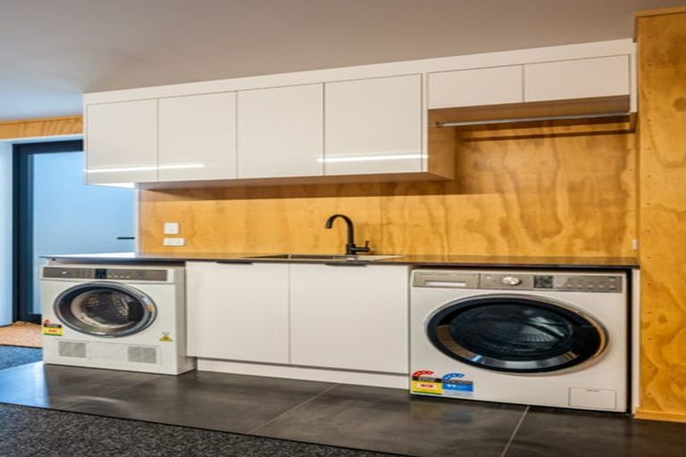 Photo of property in 251 Aubrey Road, Wanaka, 9305