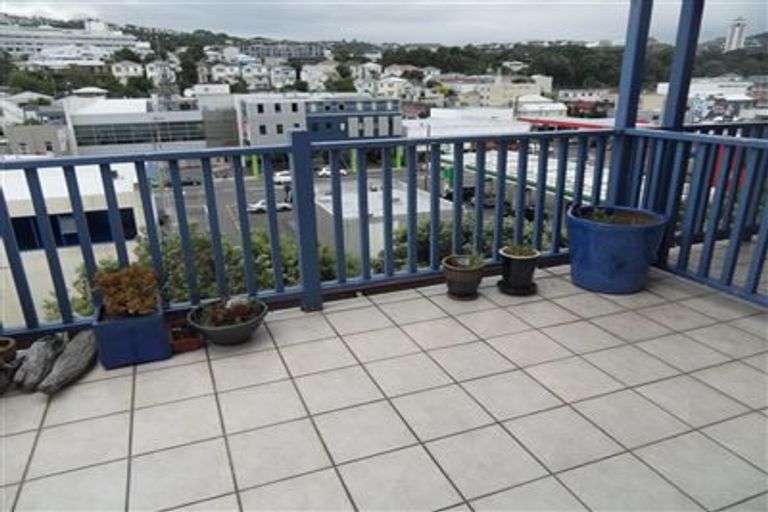 Photo of property in Grosvenor Cl, 21/6u Brown Street, Mount Cook, Wellington, 6021