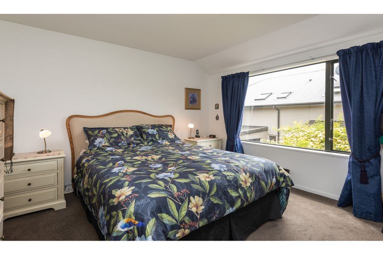 Photo of property in 2/15 Coles Place, St Albans, Christchurch, 8014