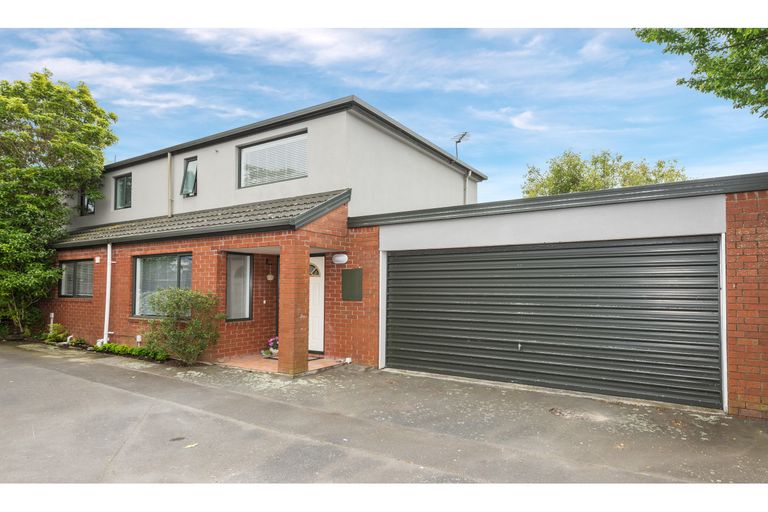 Photo of property in 2/15 Coles Place, St Albans, Christchurch, 8014