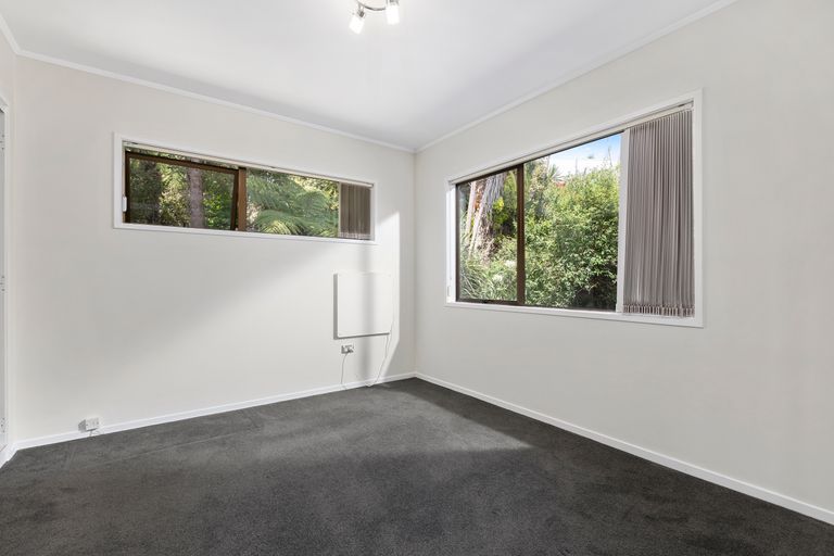 Photo of property in 1/20 Halder Place, Torbay, Auckland, 0632