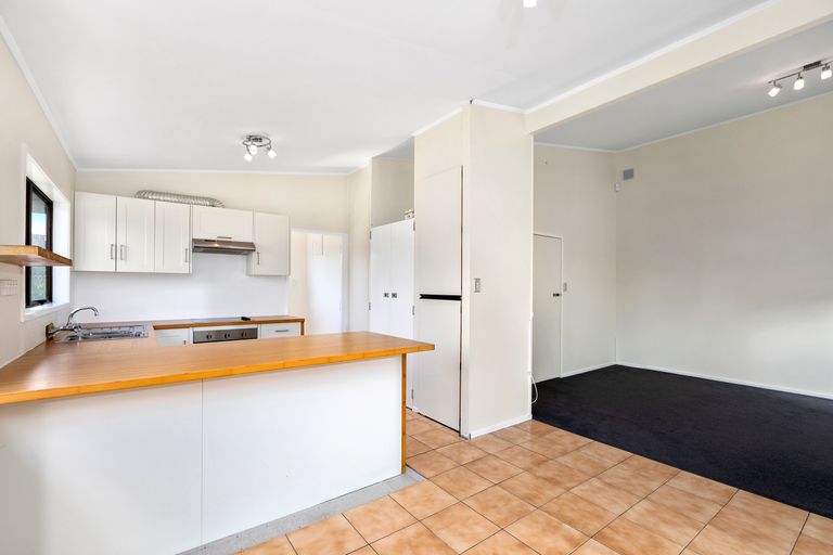 Photo of property in 1/20 Halder Place, Torbay, Auckland, 0632