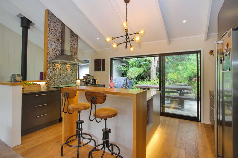 Photo of property in 30 Trelawny Place, Hillcrest, Auckland, 0627