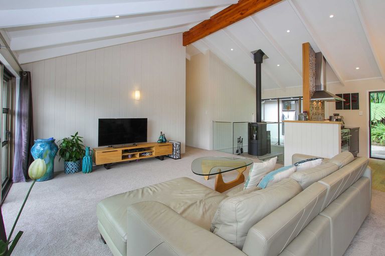 Photo of property in 30 Trelawny Place, Hillcrest, Auckland, 0627