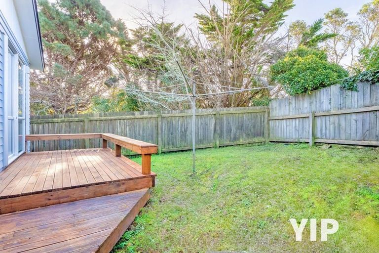 Photo of property in 2/35 Horokiwi Road West, Newlands, Wellington, 6037