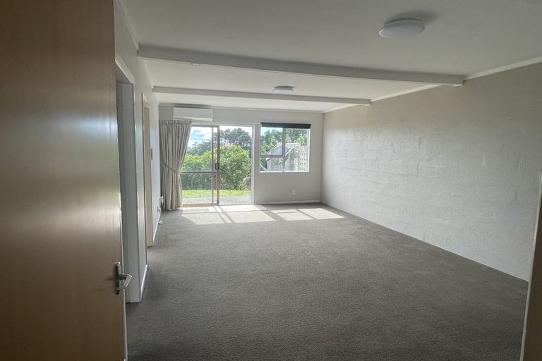 Photo of property in 65a Horokiwi Road West, Newlands, Wellington, 6037
