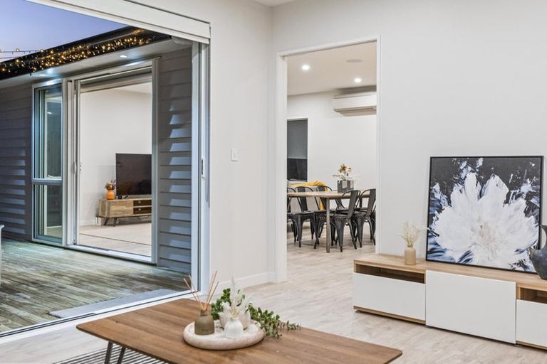 Photo of property in 8 Konoba Avenue, Kumeu, 0810