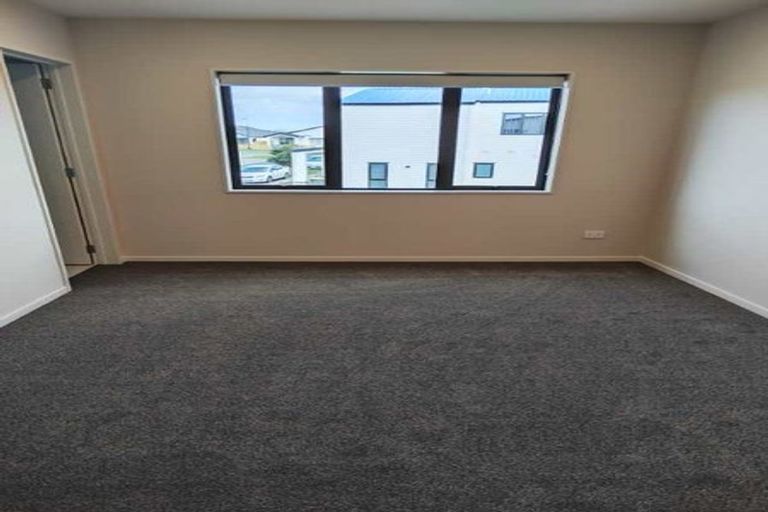 Photo of property in 30 Auranga Drive, Karaka, 2113