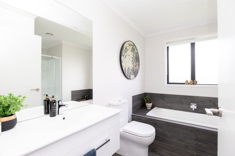 Photo of property in 5 Costello Drive, Ngatea, 3503