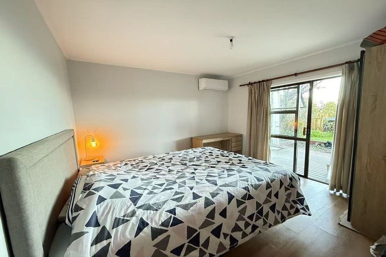 Photo of property in 1435 Whangaparaoa Road, Army Bay, Whangaparaoa, 0930