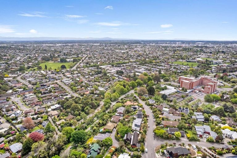 Photo of property in 19 Bengal Drive, Cashmere, Christchurch, 8022