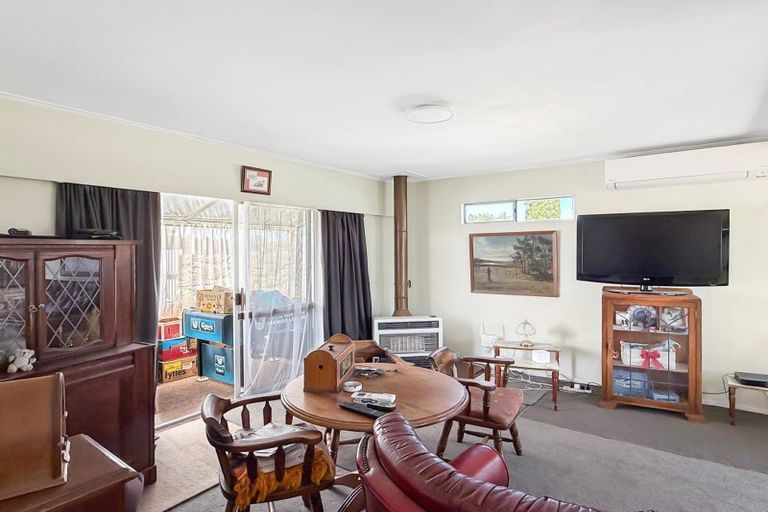 Photo of property in 1 Otanga Street, Dannevirke, 4930
