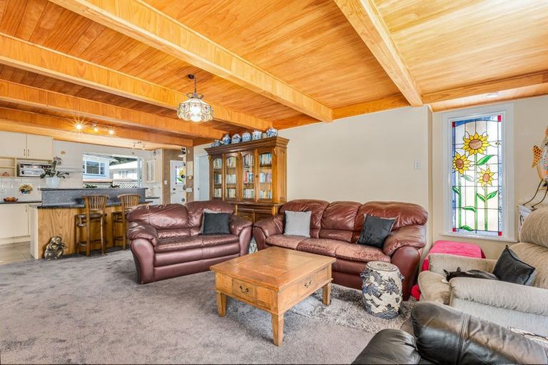 Photo of property in 3 Glen Alice Grove, Naenae, Lower Hutt, 5011