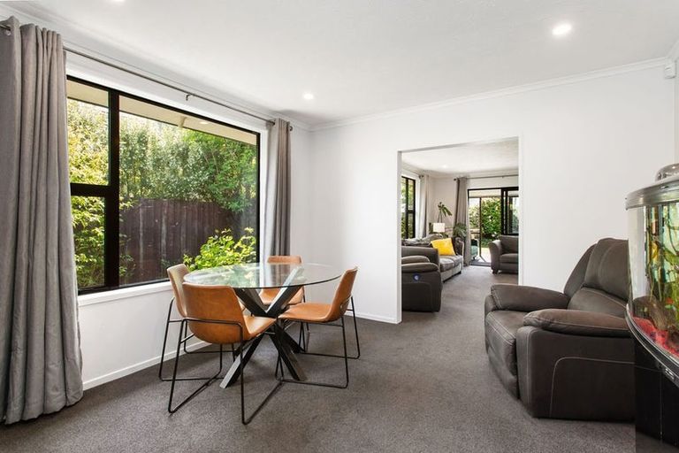 Photo of property in 2/42 Briarmont Street, Avondale, Christchurch, 8061