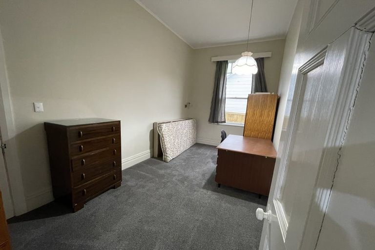 Photo of property in 70 Derwent Street, Island Bay, Wellington, 6023