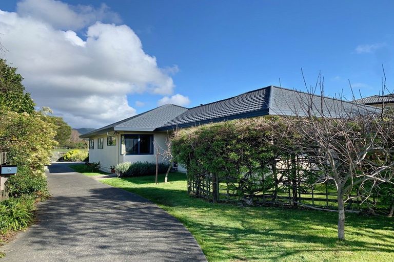 Photo of property in 8 Leigh Place, Paraparaumu Beach, Paraparaumu, 5032