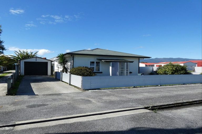 Photo of property in 29 Derby Street, Westport, 7825