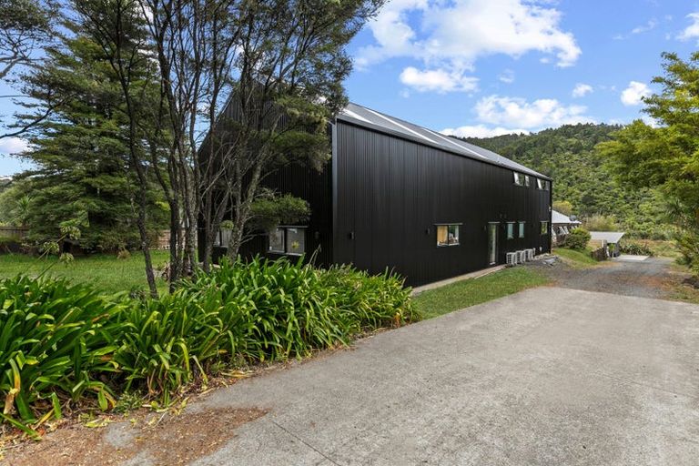Photo of property in 127 Bethells Road, Waitakere, 0781