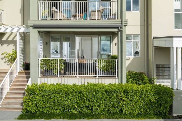 Photo of property in 6 Rewa Rewa Lane, Orewa, 0931