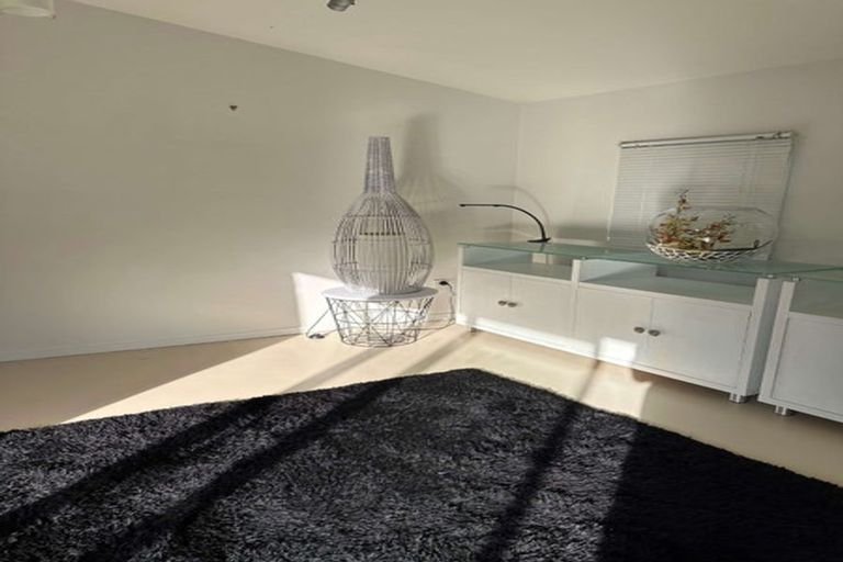 Photo of property in 15 Chamberlain Road, Karori, Wellington, 6012