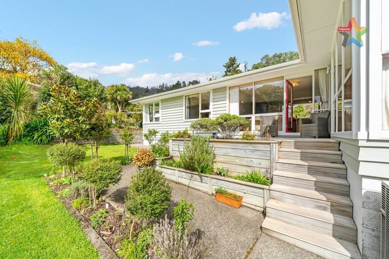 Photo of property in 98b Manuka Street, Stokes Valley, Lower Hutt, 5019