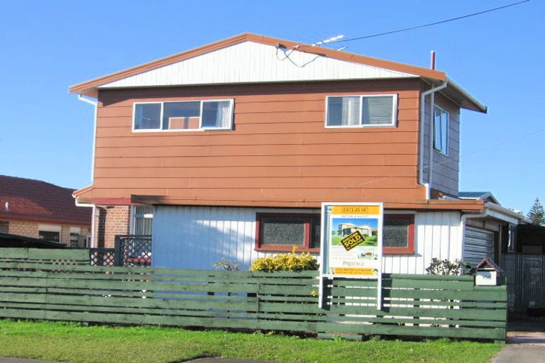 Photo of property in 155 Centreway Road, Orewa, 0931