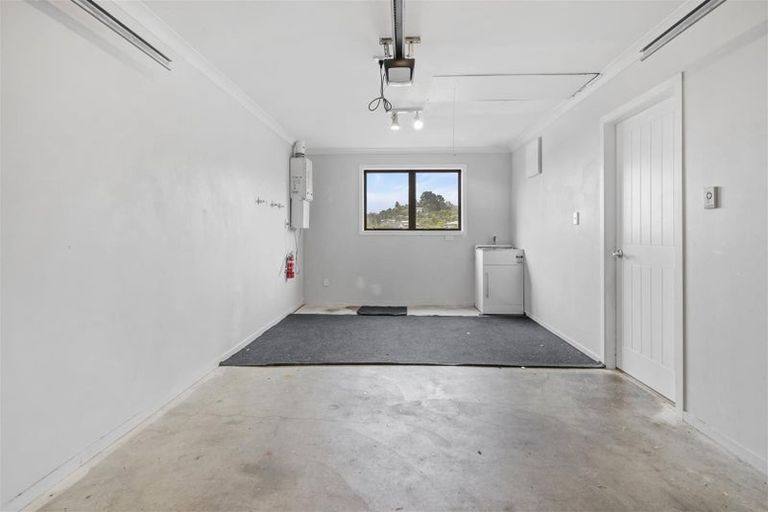 Photo of property in 43a Stewart Drive, Newlands, Wellington, 6037