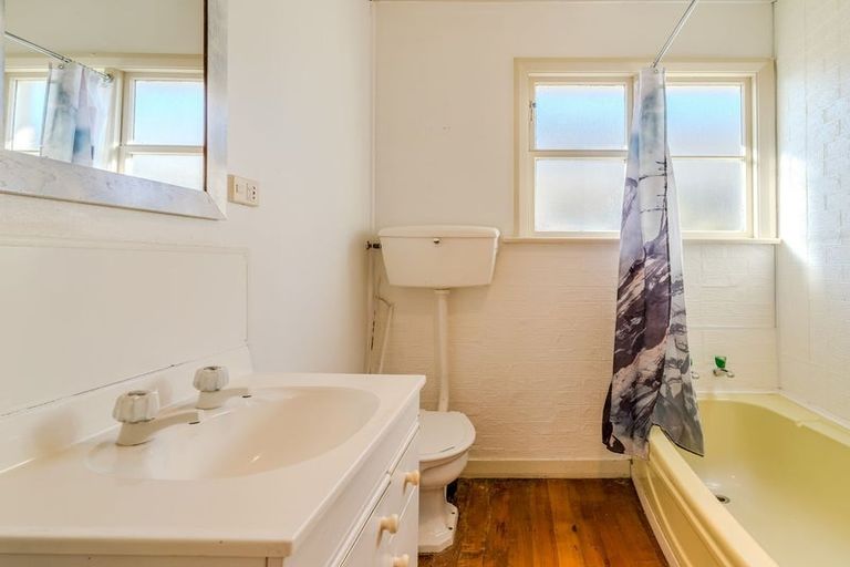 Photo of property in 75 Aberdeen Road, Saint Clair, Dunedin, 9012