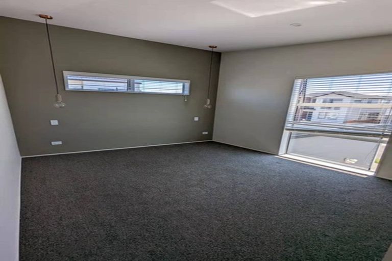 Photo of property in 27 Lockheed Street, Hobsonville, Auckland, 0618