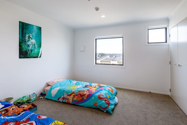 Photo of property in 2b Harakeke Road, Hobsonville, Auckland, 0618