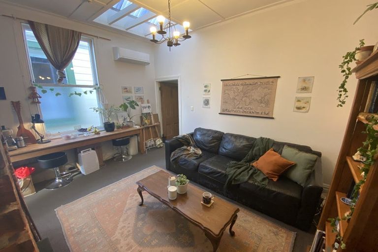 Photo of property in 86 Tasman Street, Mount Cook, Wellington, 6021