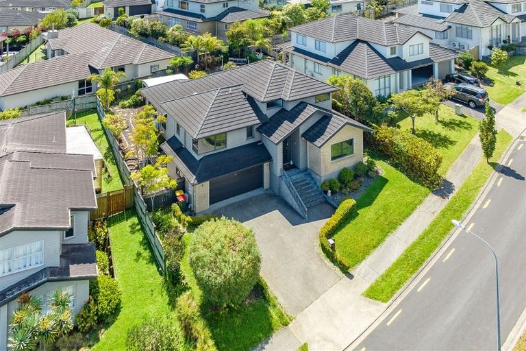 Photo of property in 6 Fairhill Place, Flat Bush, Auckland, 2016
