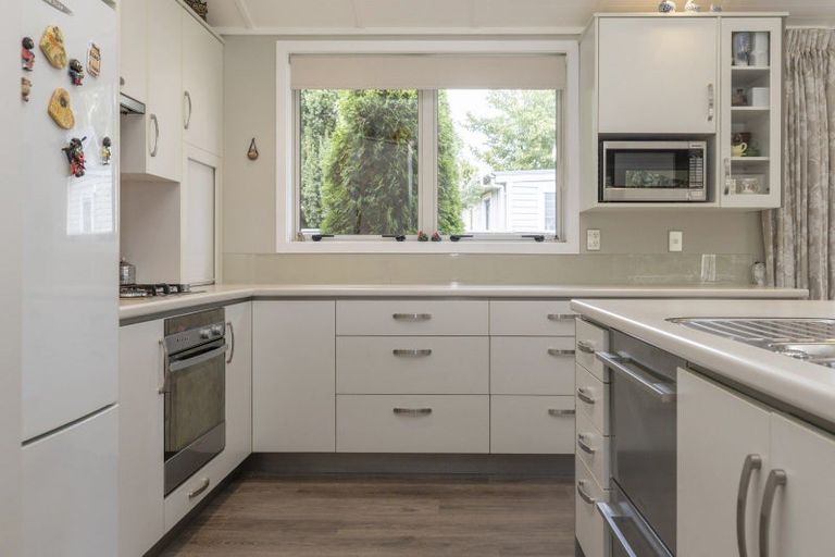 Photo of property in 12 Kurupae Road, Hilltop, Taupo, 3330