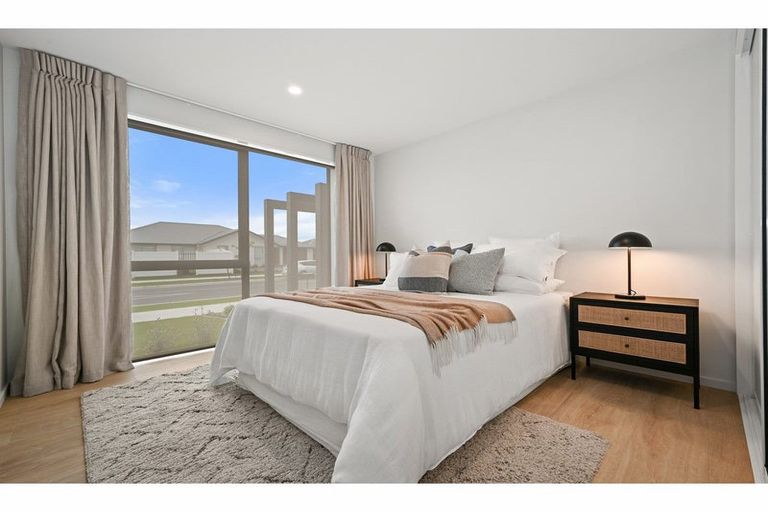 Photo of property in 2 Mccahon Drive, Rangiora, 7400