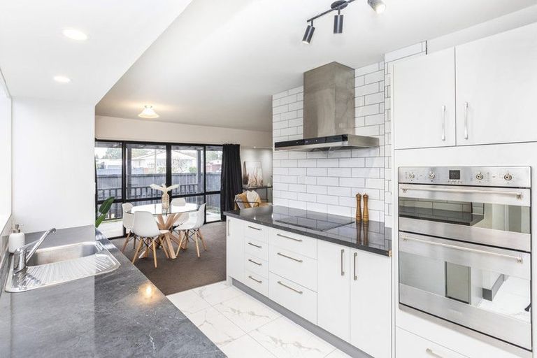 Photo of property in 10 Inca Place, Redwood, Christchurch, 8051