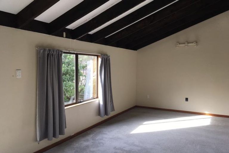 Photo of property in 8 Swadel Way, Karori, Wellington, 6012