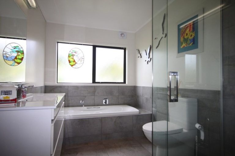 Photo of property in 42 Vista Paku, Pauanui, Hikuai, 3579