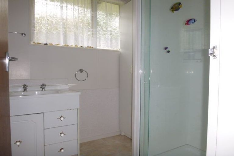 Photo of property in 12b Halyard Place, Whitby, Porirua, 5024