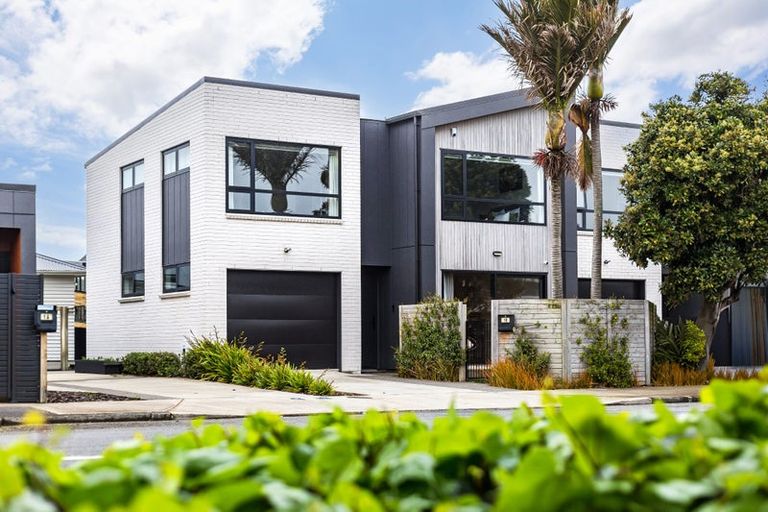 Photo of property in 1b Wai-iti Crescent, Woburn, Lower Hutt, 5010