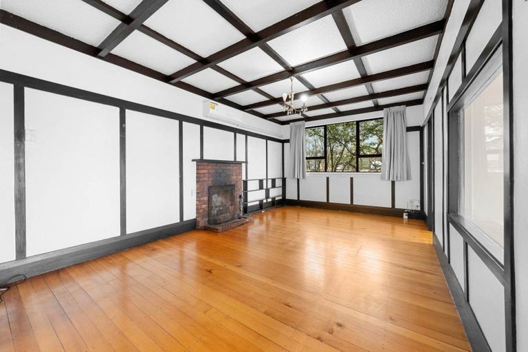 Photo of property in 9 The Esplanade, Eastern Beach, Auckland, 2012